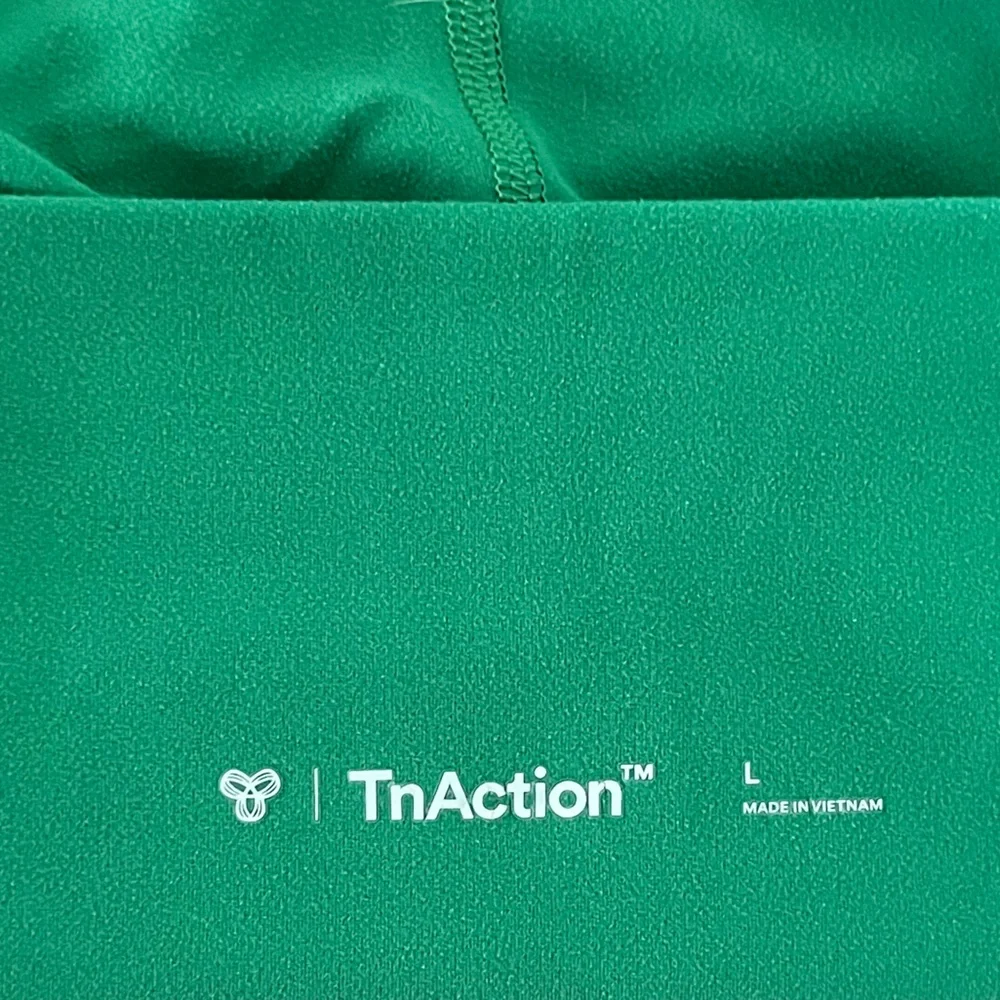 ARITZIA- Butter Cheeky Hi-Rise 3 inch Shorts - Picture 6 of 7